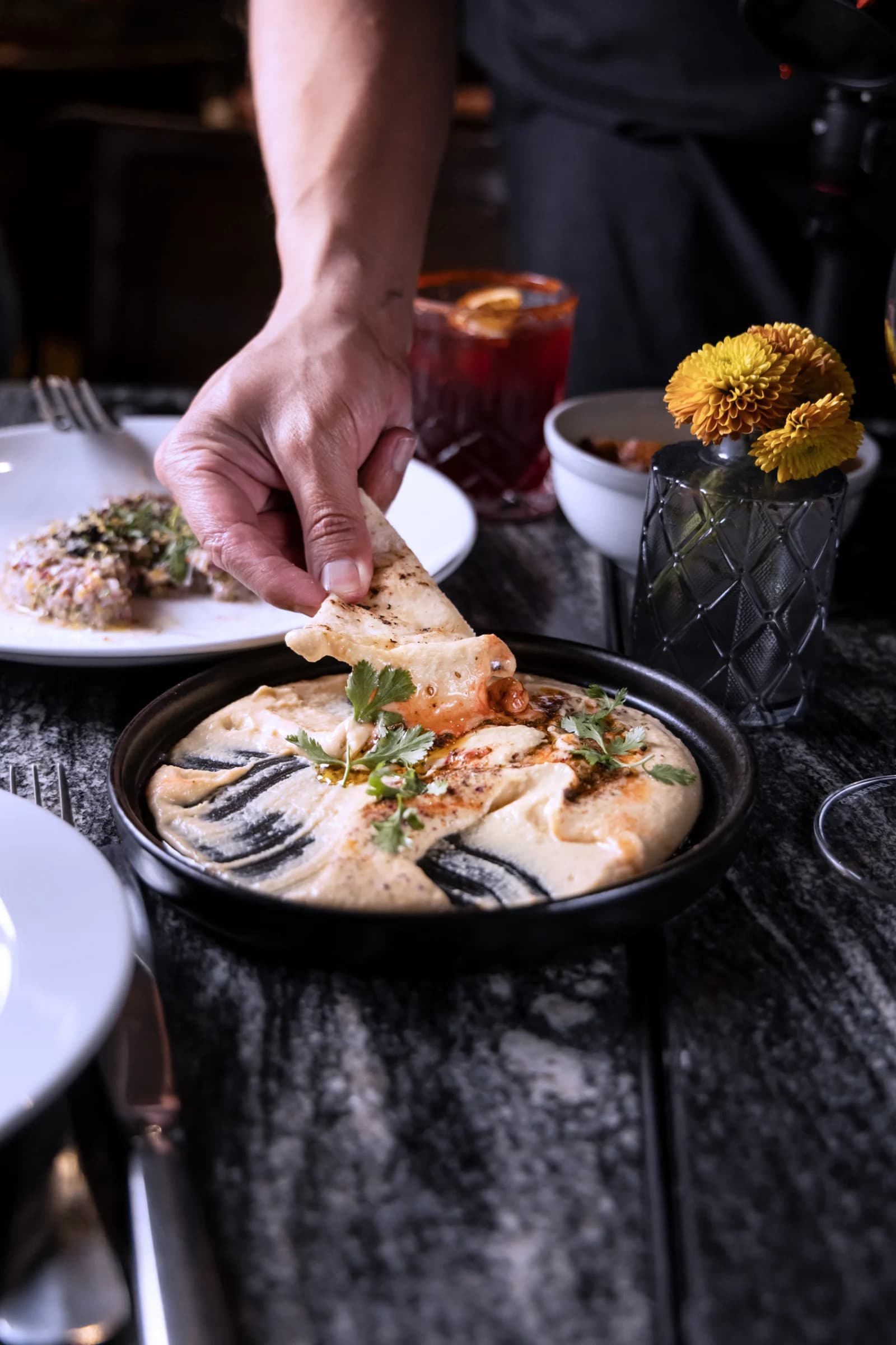 HUMMUS